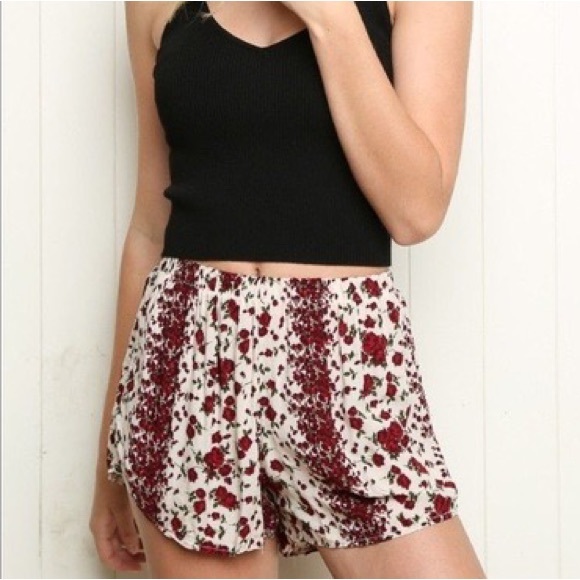 Brandy Melville Red Rose Remi Shorts O/S - Picture 4 of 12